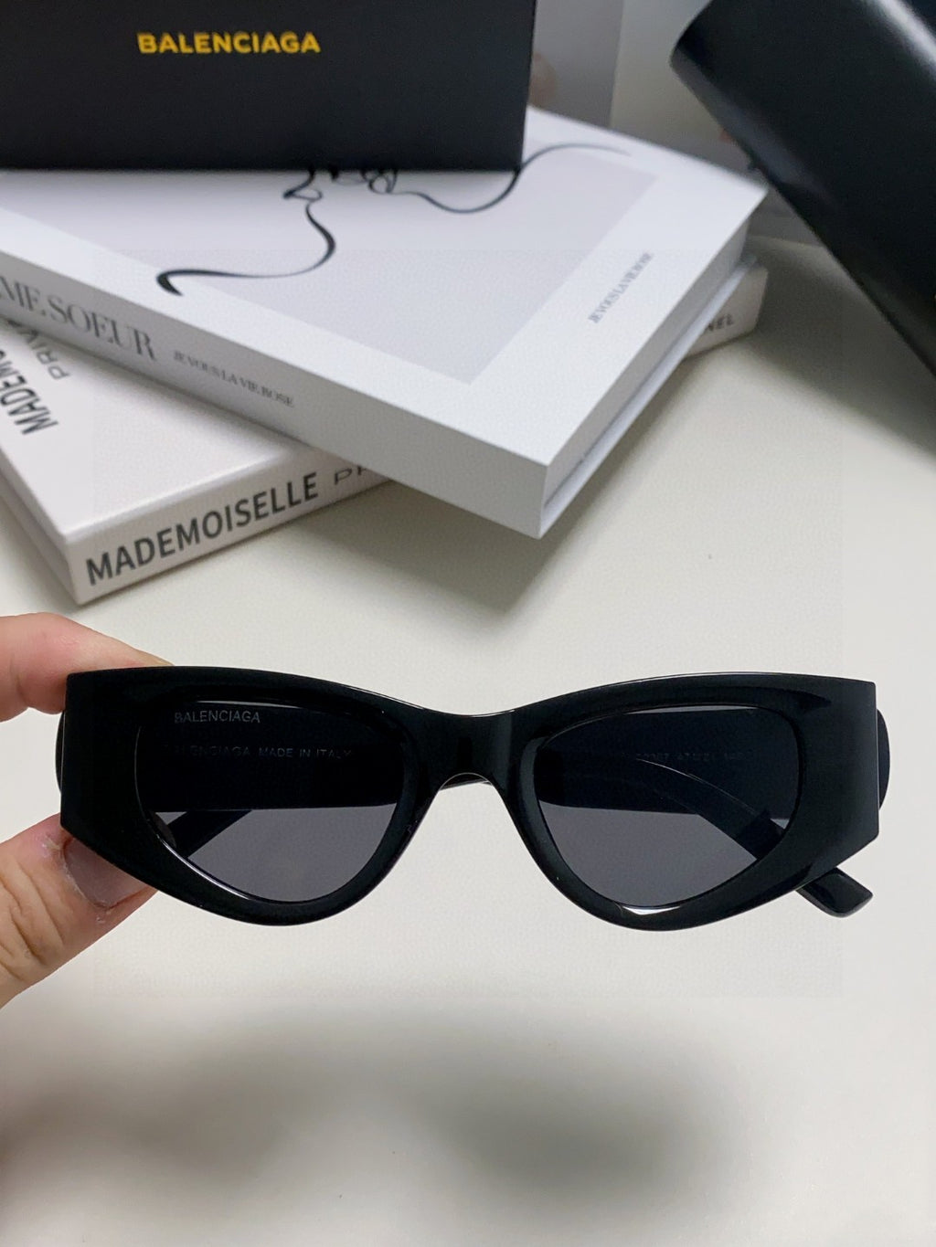Balenciaga Polarized Cat-Eye Orange Lens Sunglasses for Men & Women - detail image 5