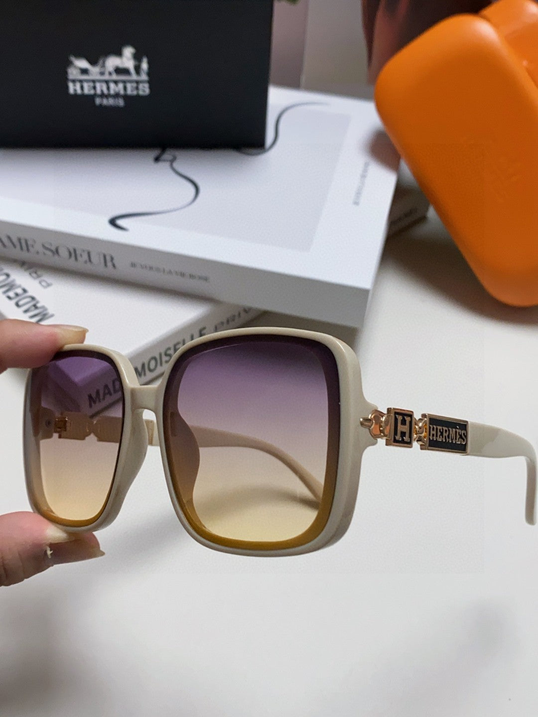Hermès Polarized Square Brown Lens Sunglasses for Women - detail image 5