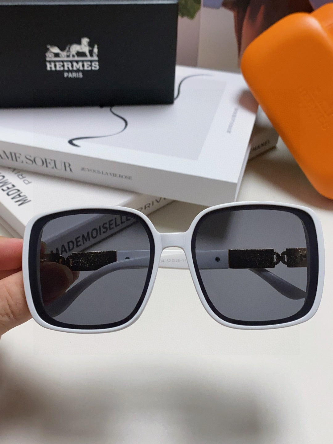 Hermès Polarized Square Black Lens Sunglasses for Women - 488095 - detail image 3