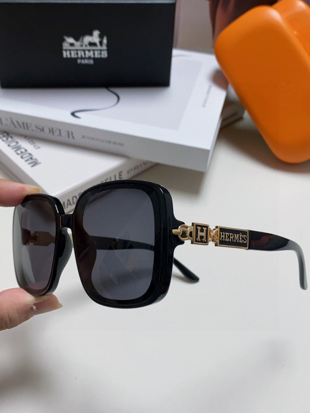 Hermès Polarized Square Black Lens Sunglasses for Women - detail image 4