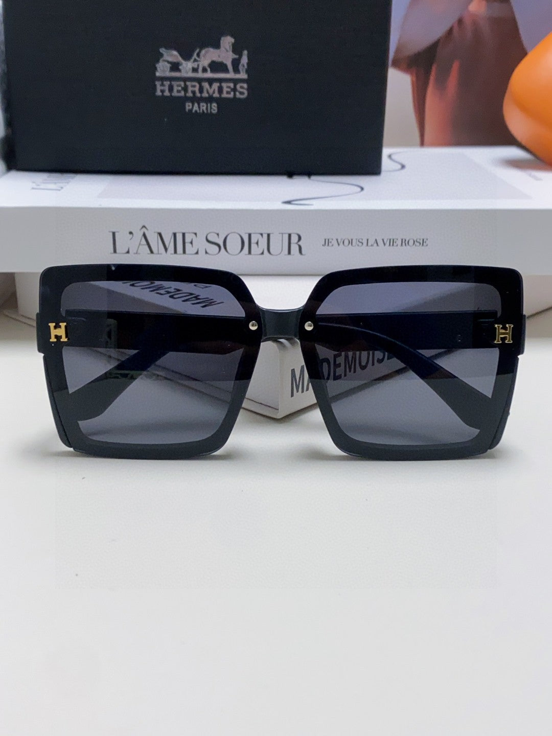 Hermès Polarized Square Gray Lens Sunglasses for Men & Women - detail image 8