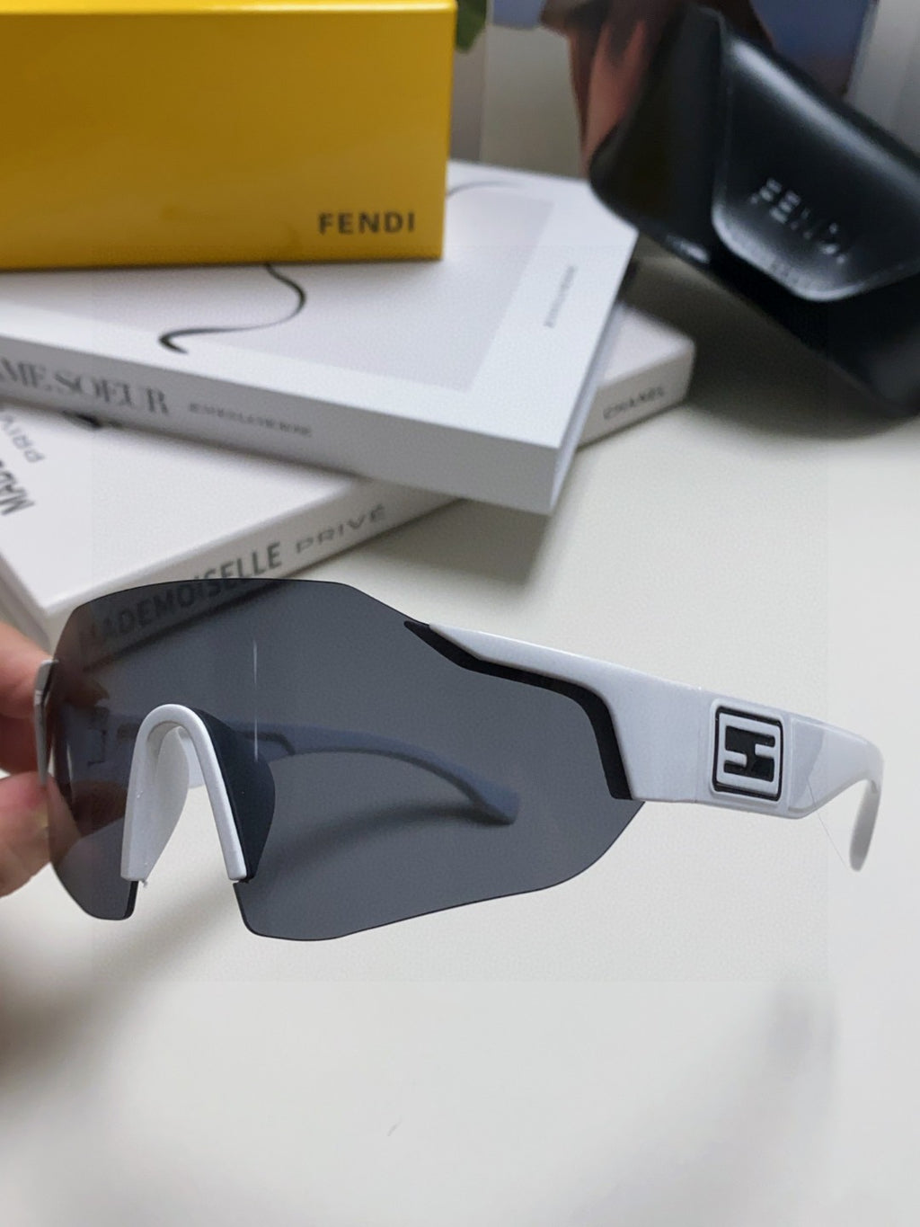 Fendi Oversized Gray Lens Sunglasses for Men & Women - 487770 - detail image 5
