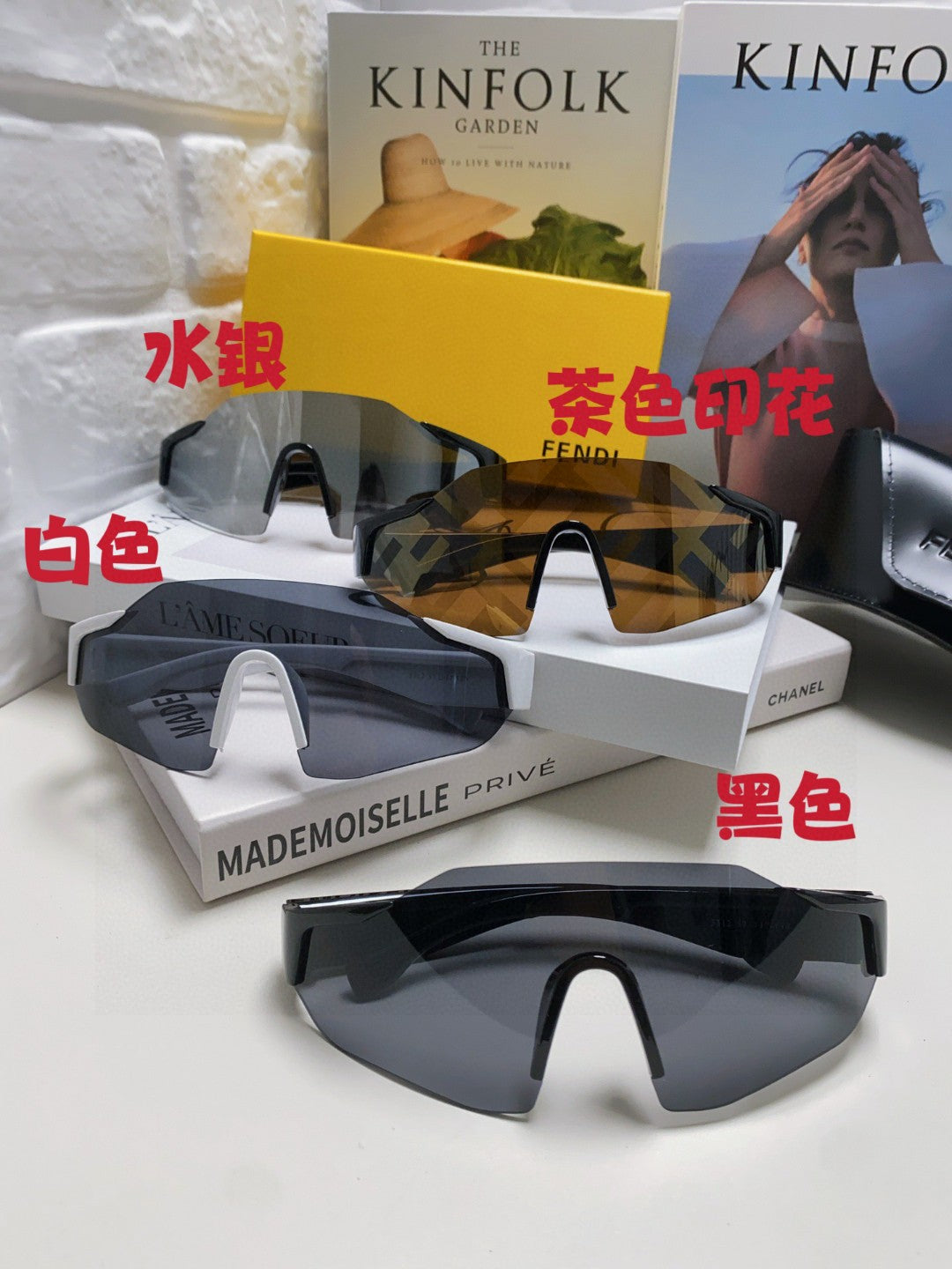 Fendi Oversized Gray Lens Sunglasses for Men & Women - detail image 9