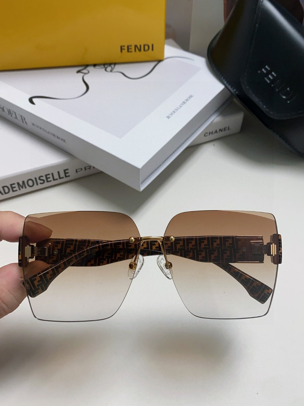 Fendi Polarized Square Brown Lens Sunglasses for Women - detail image 3