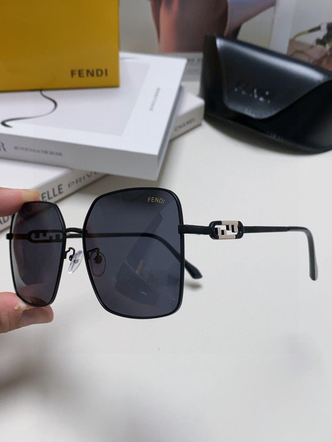 Fendi Polarized Metal Oversized Black Lens Sunglasses for Women - 358751 - detail image 5