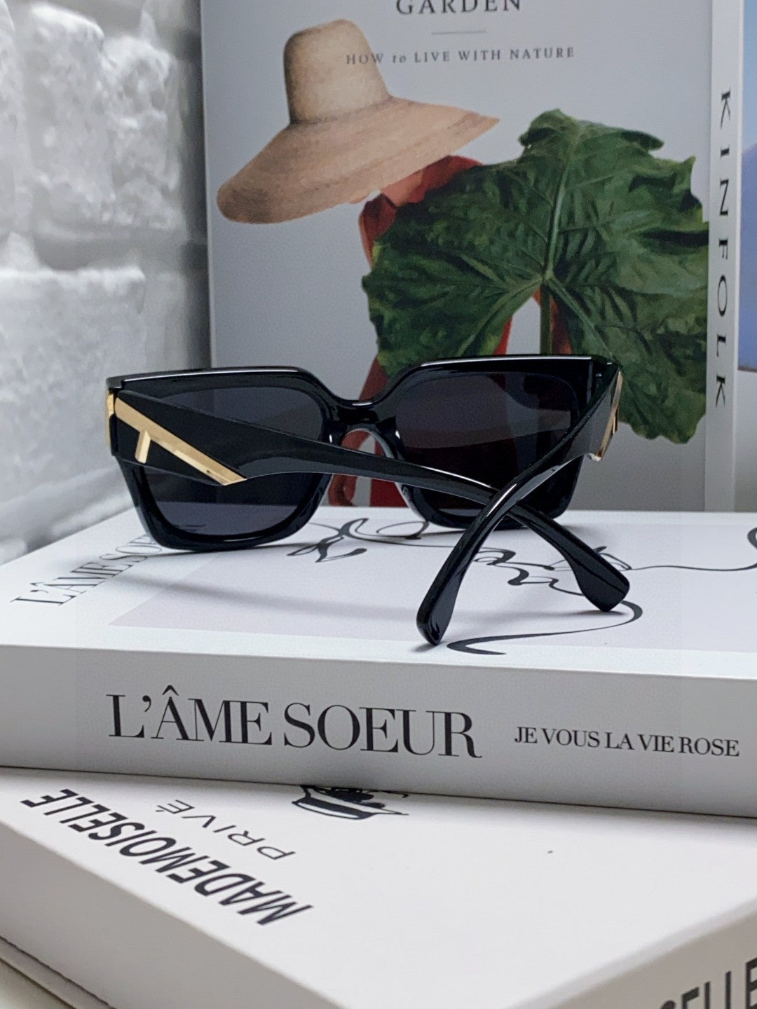 Fendi Fashion Black Lens Sunglasses for Women - detail image 4