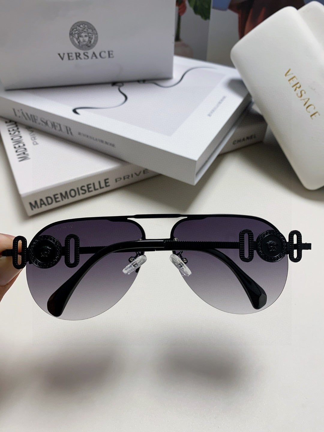 Versace Polarized Fashion Gray Lens Sunglasses for Men & Women - detail image 4