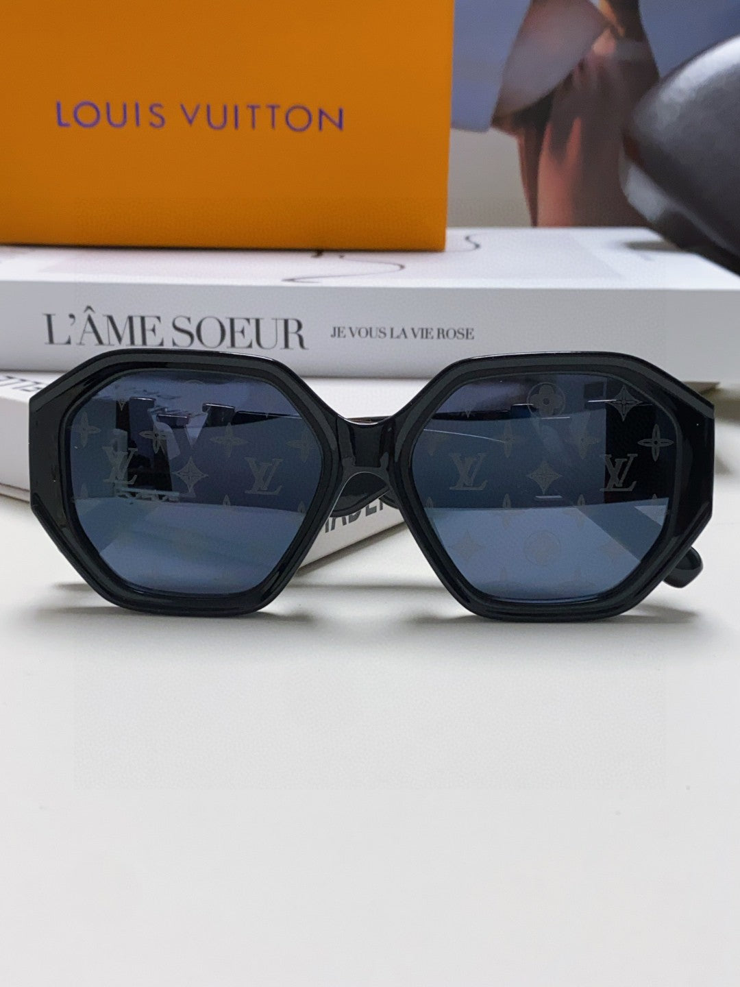 Louis Vuitton Square Blue Lens Sunglasses for Men & Women - 414910 - detail image 6