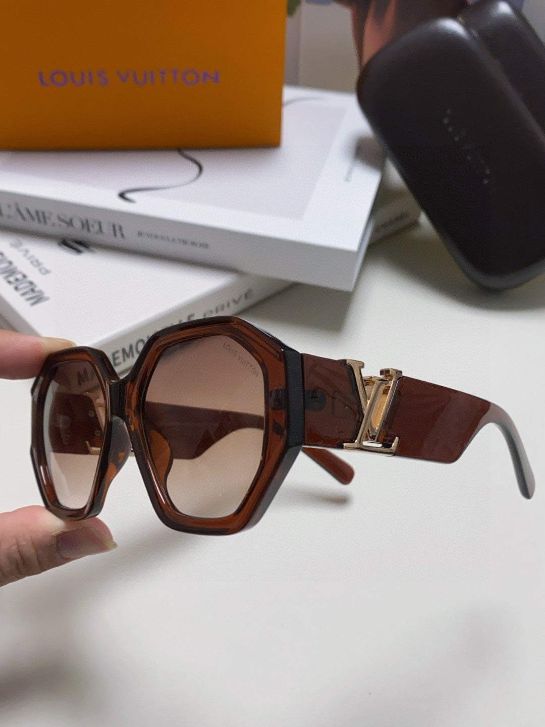 Louis Vuitton Square Red Lens Sunglasses for Men & Women - 414911 - detail image 5