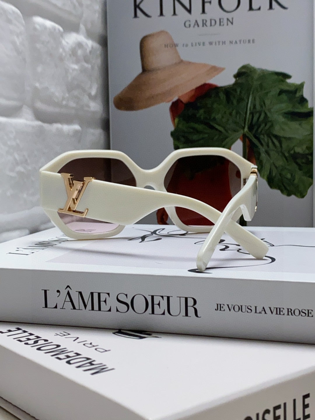 Louis Vuitton Square Gray Lens Sunglasses for Men & Women - 414912 - detail image 2