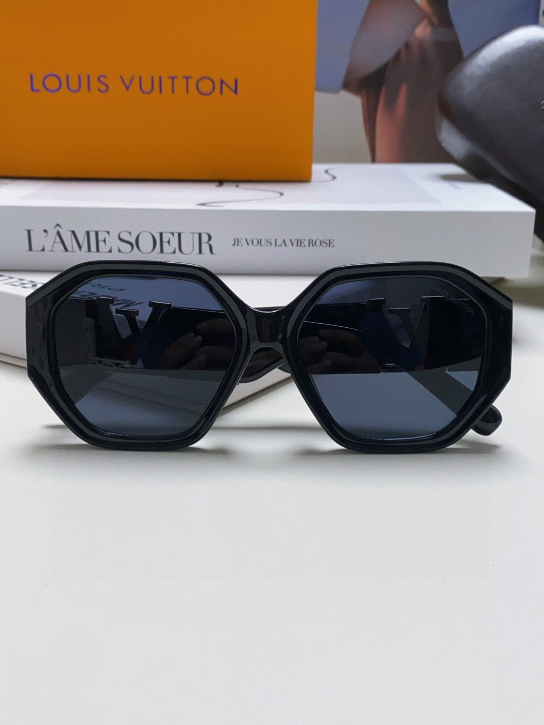 Louis Vuitton Square Black Lens Sunglasses for Men & Women - 414913 - detail image 6