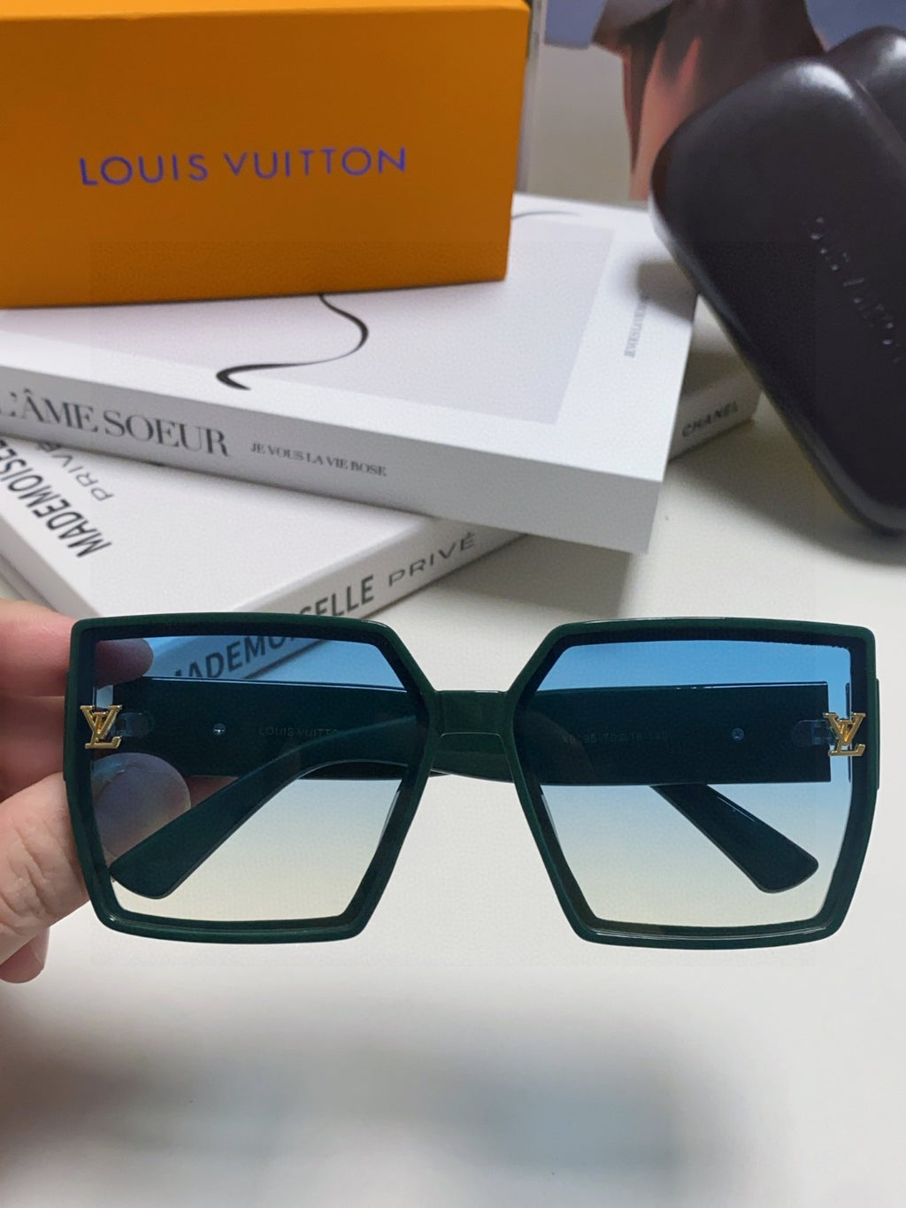 Louis Vuitton Square Black Lens Sunglasses for Women - 414915 - detail image 3