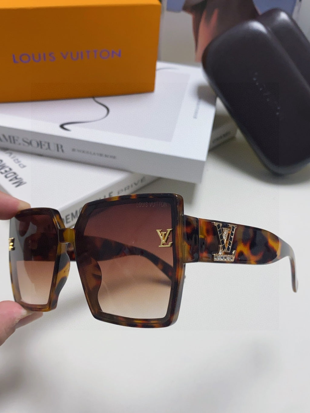Louis Vuitton Square Red Lens Sunglasses for Women - 414916 - detail image 5