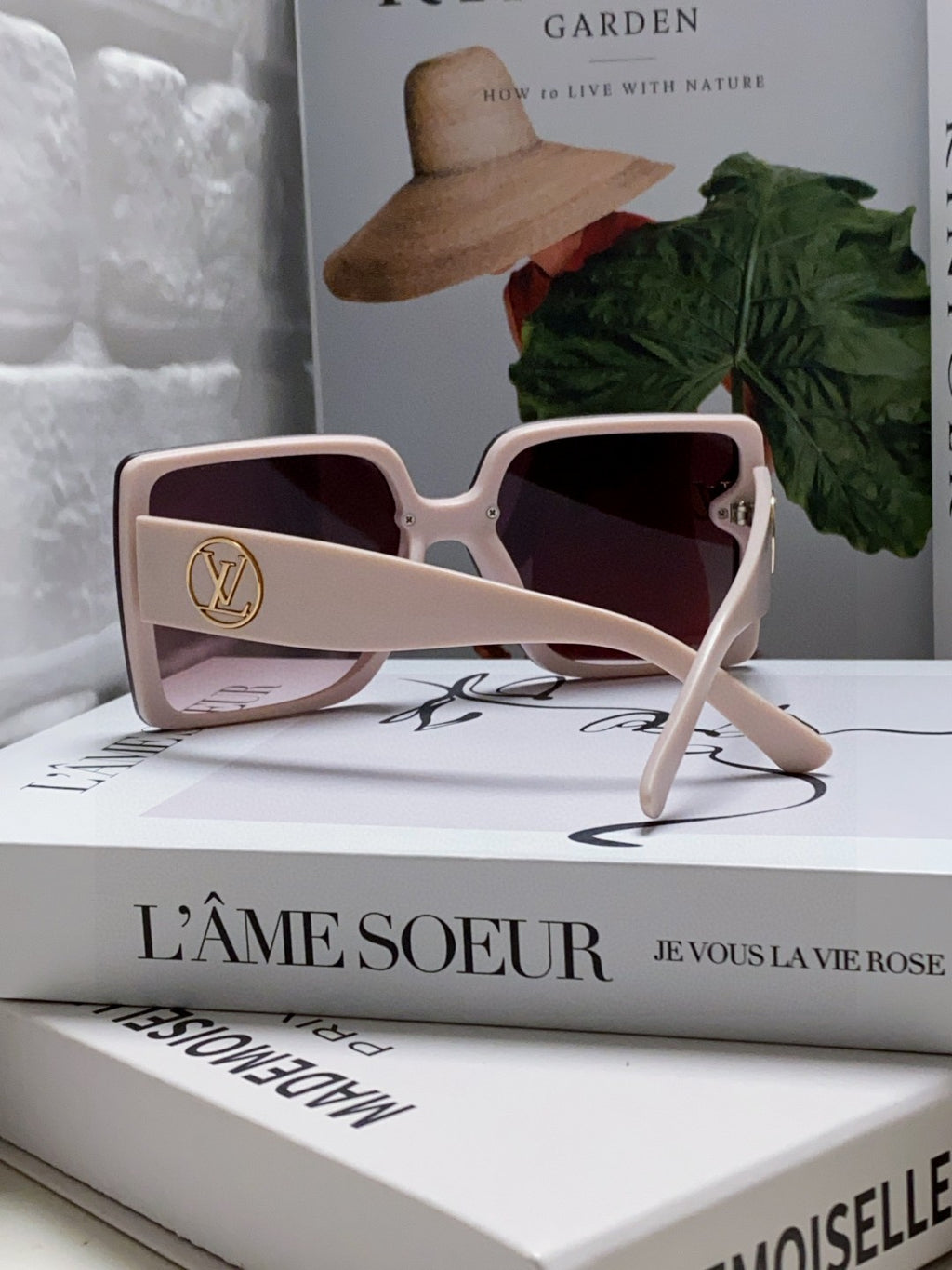 Louis Vuitton Polarized Oversized Red Lens Sunglasses for Women - 414918 - detail image 2