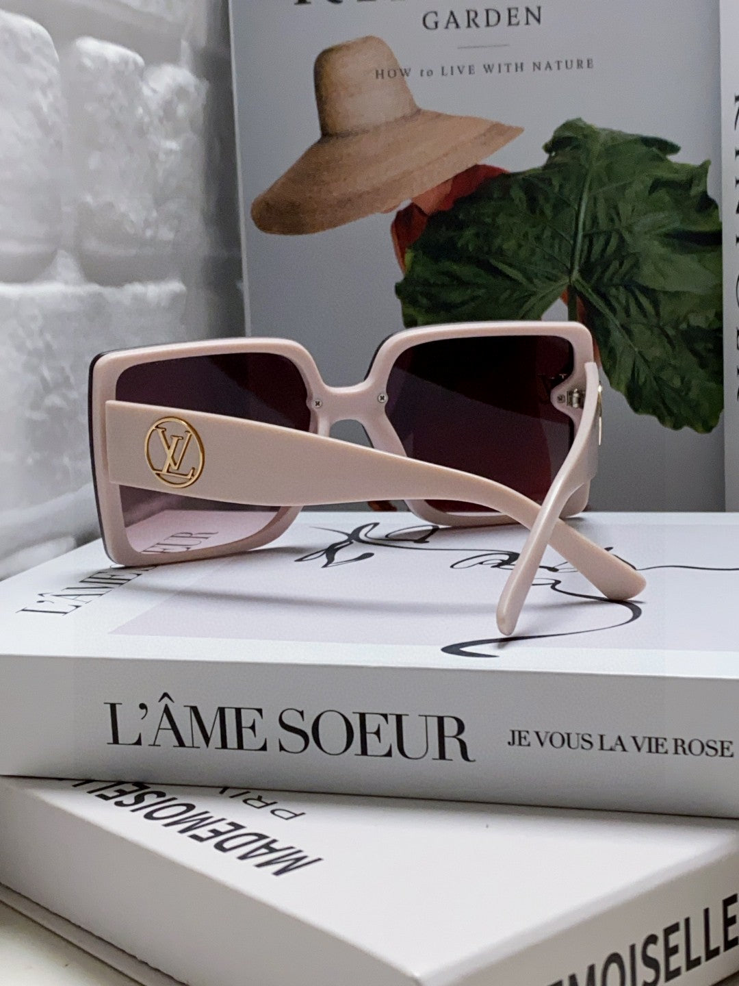 Louis Vuitton Polarized Oversized Red Lens Sunglasses for Women - 414918 - detail image 2