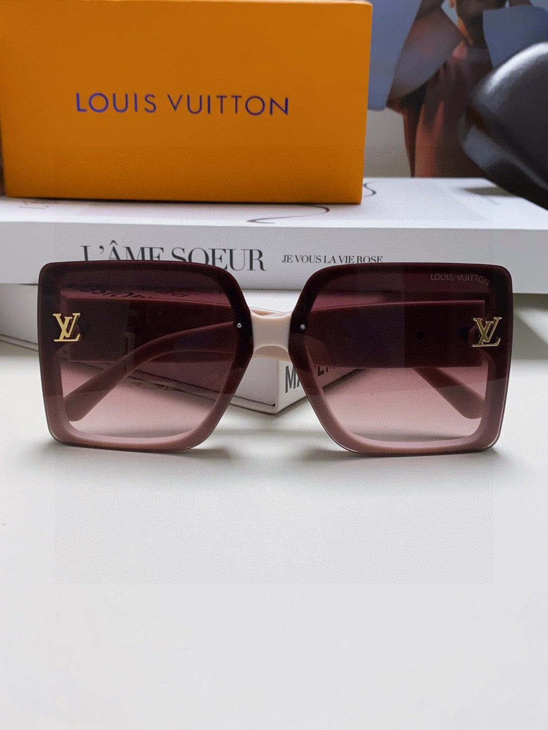 Louis Vuitton Polarized Oversized Red Lens Sunglasses for Women - 414918 - detail image 6