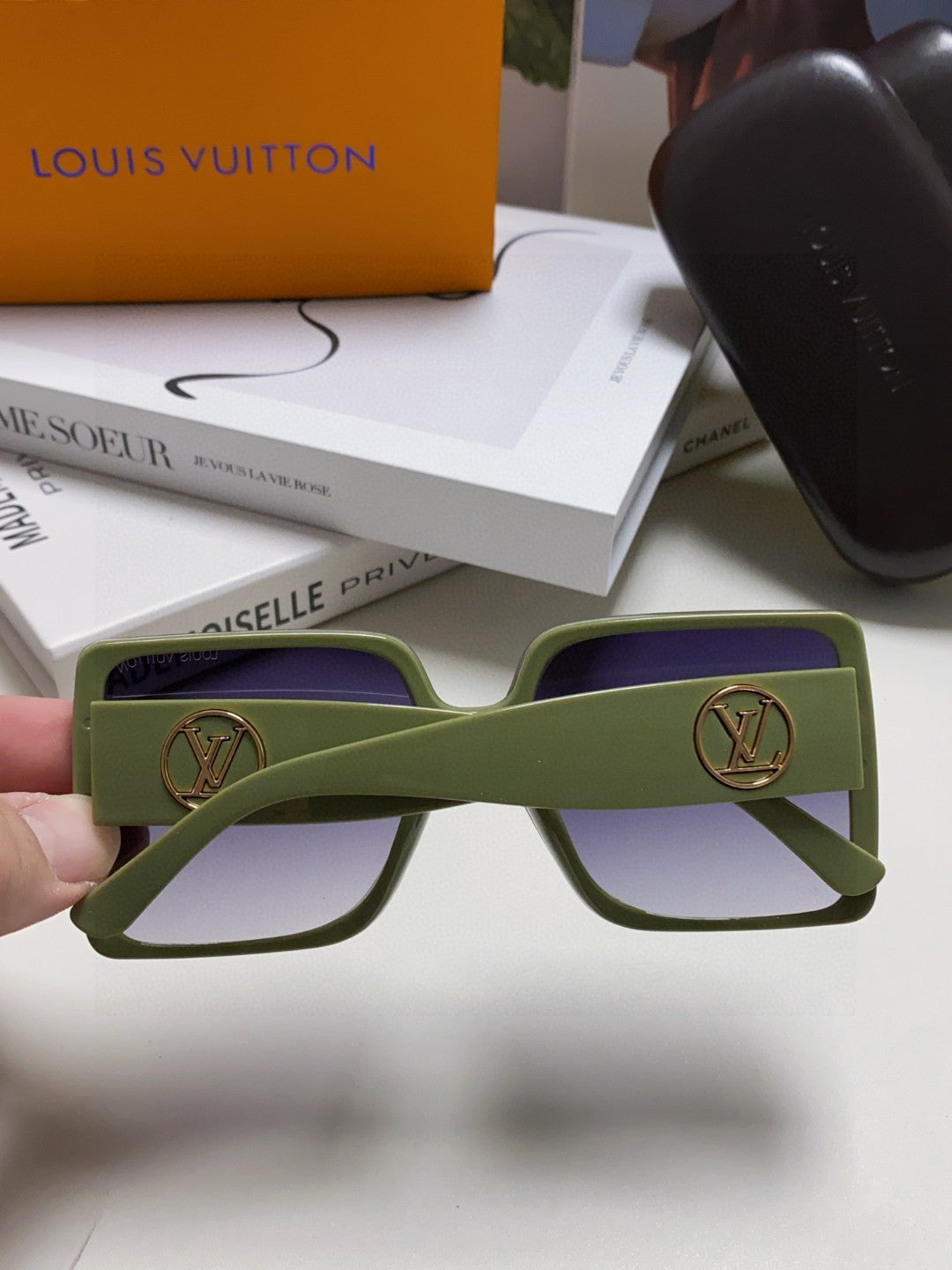 Louis Vuitton Polarized Oversized Gray Lens Sunglasses for Women - detail image 4
