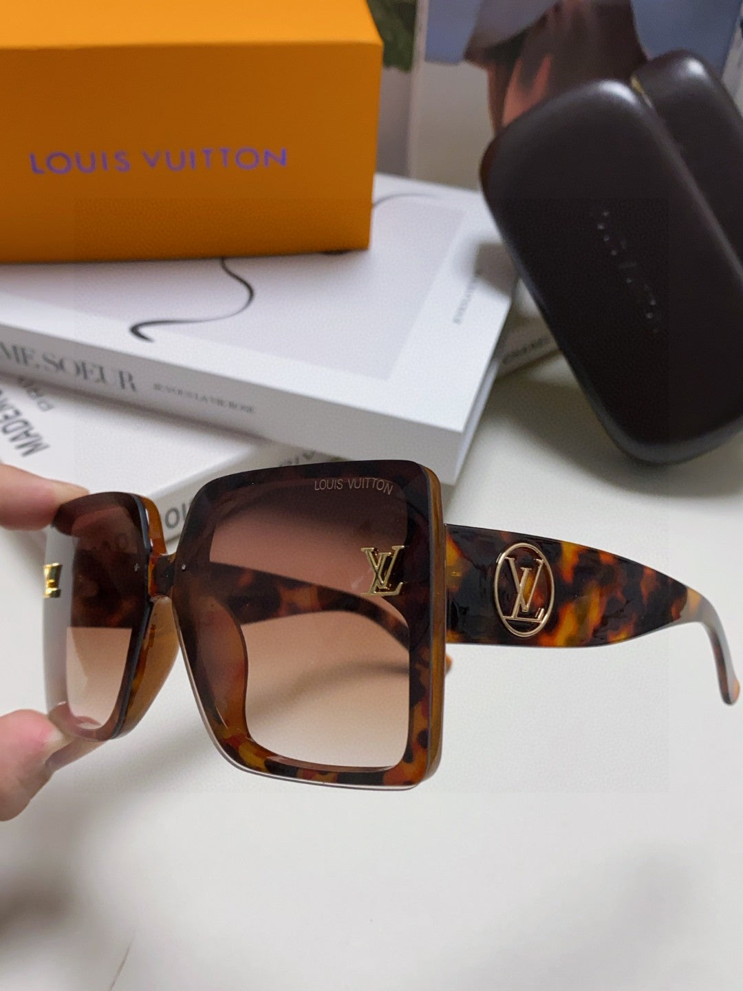Louis Vuitton Polarized Oversized Red Lens Sunglasses for Women - detail image 5