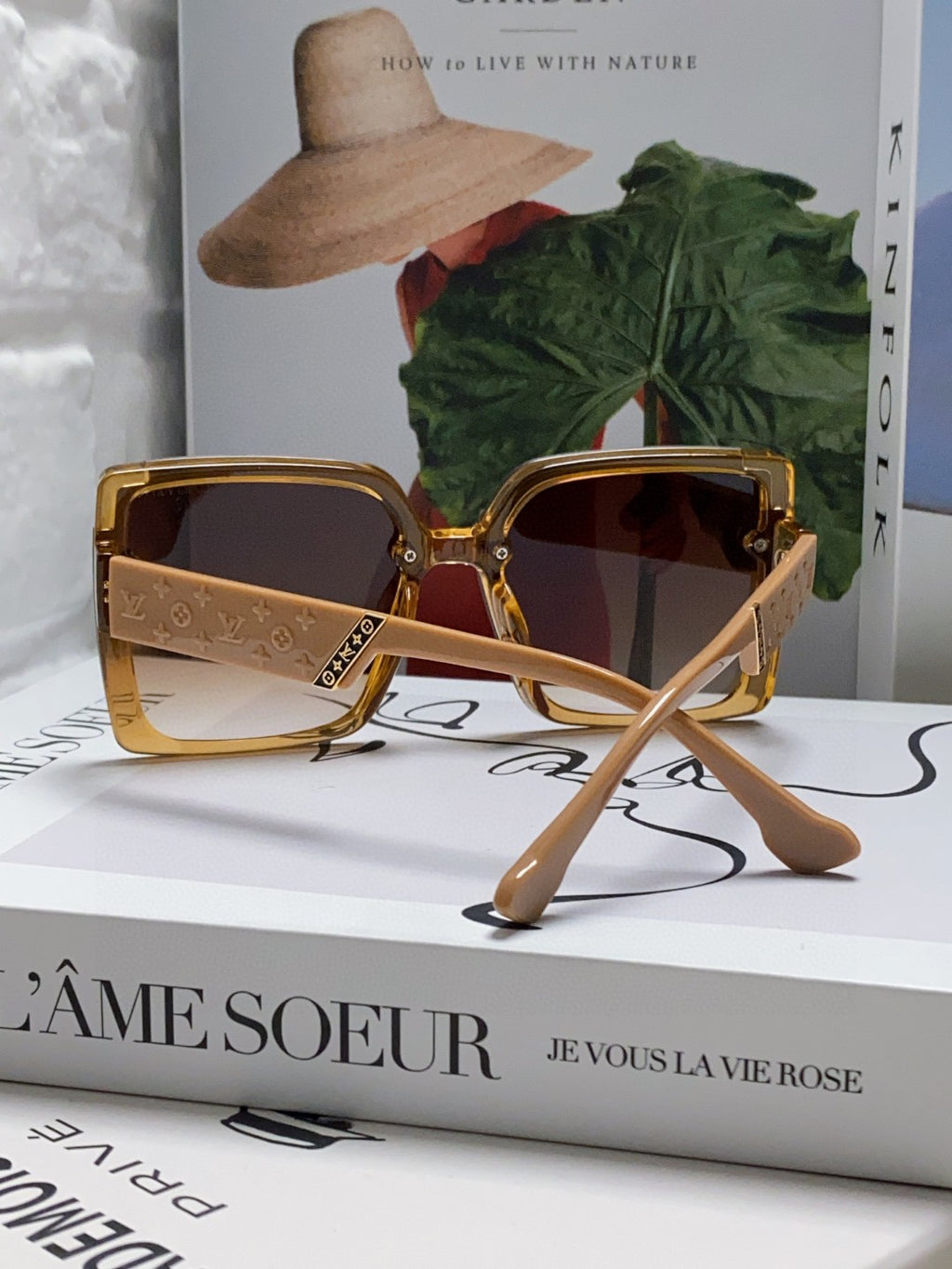 Louis Vuitton Oversized Brown Lens Sunglasses for Women - detail image 2