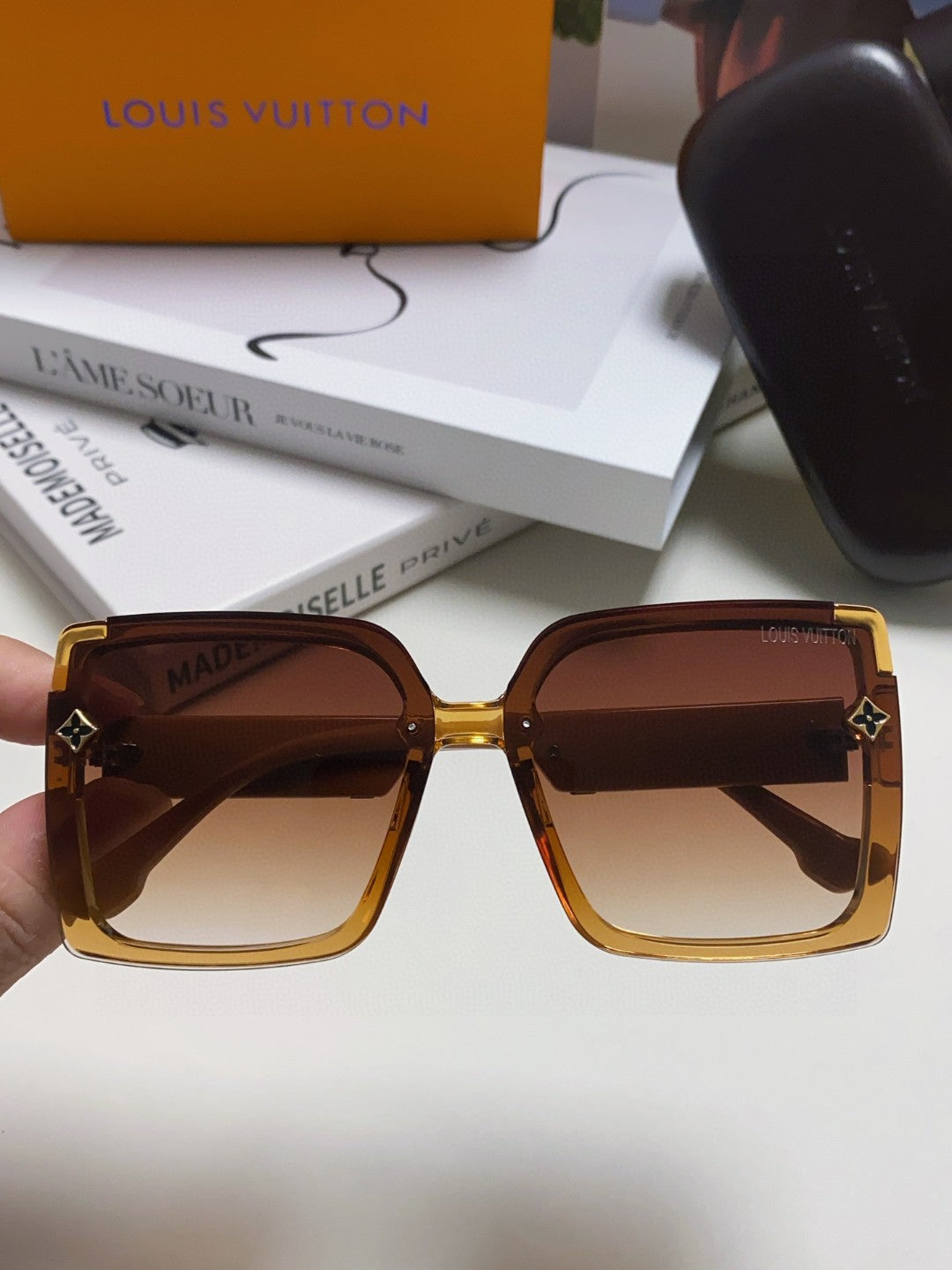 Louis Vuitton Oversized Brown Lens Sunglasses for Women - detail image 3