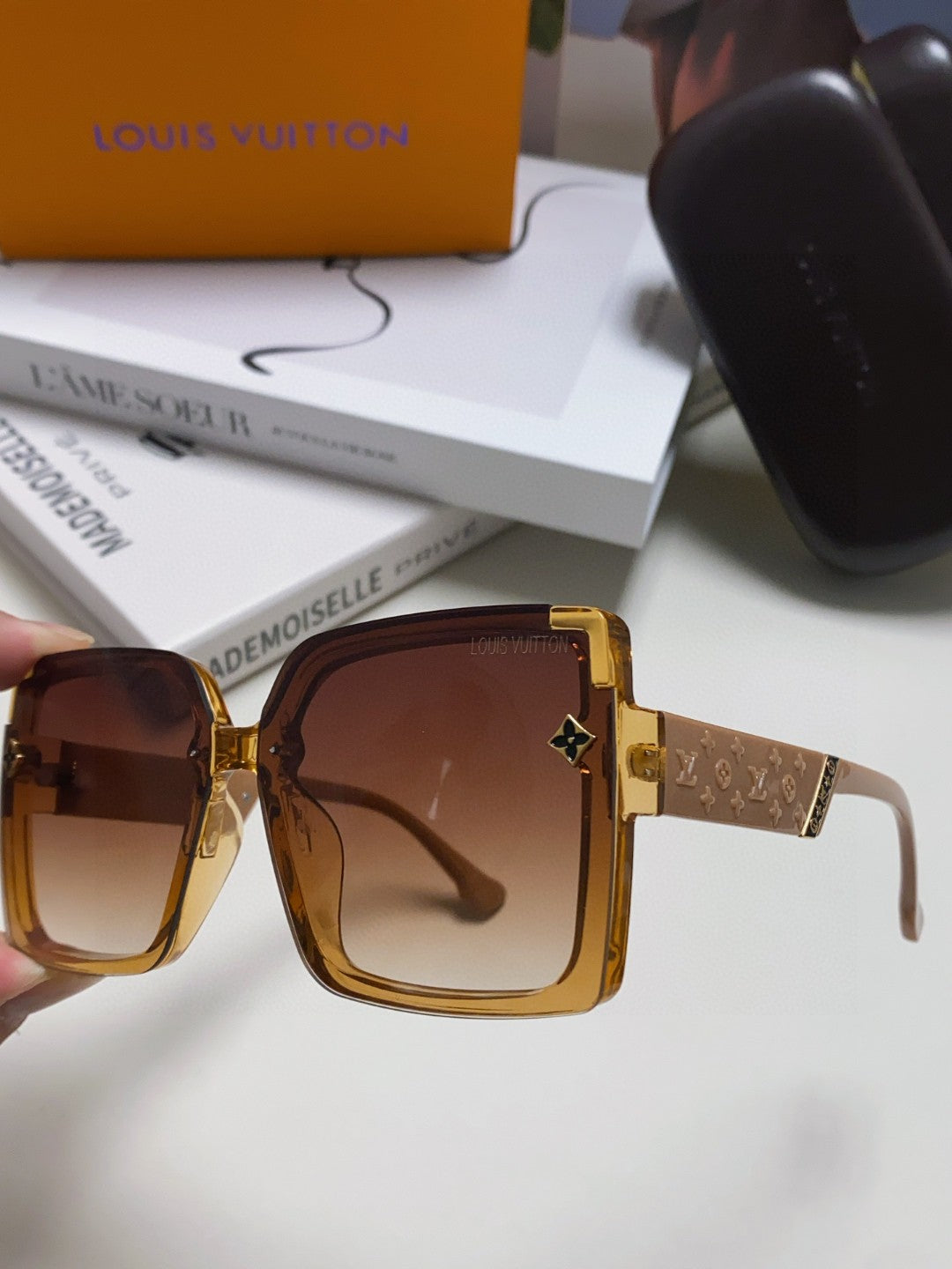 Louis Vuitton Oversized Brown Lens Sunglasses for Women - detail image 5