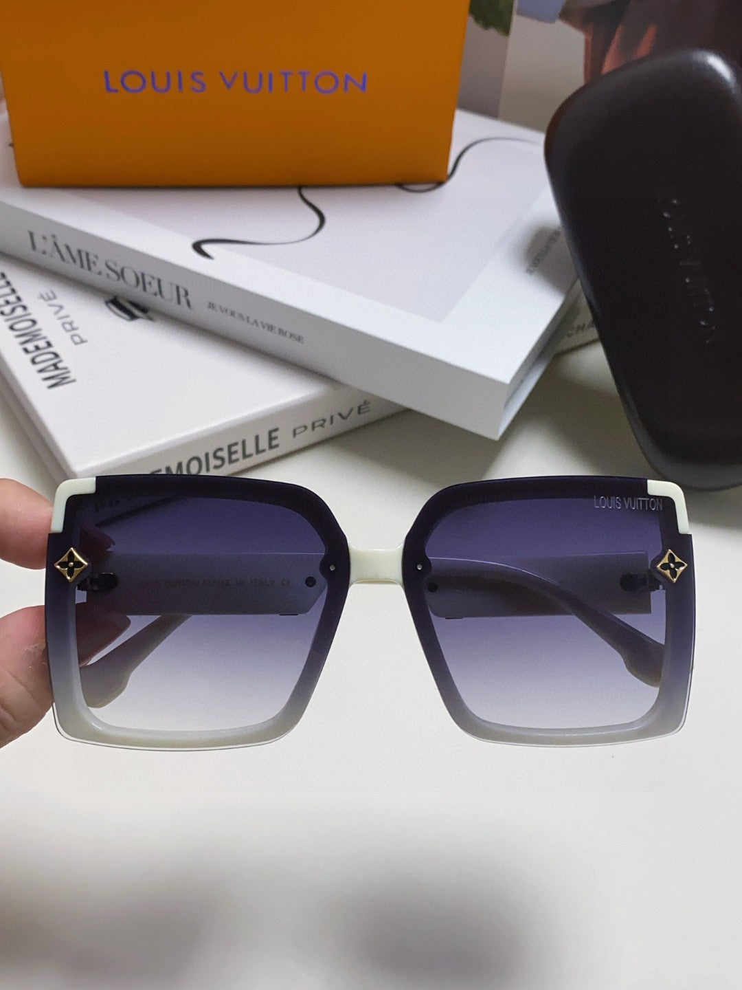 Louis Vuitton Oversized Blue Lens Sunglasses for Women - 414905 - detail image 3
