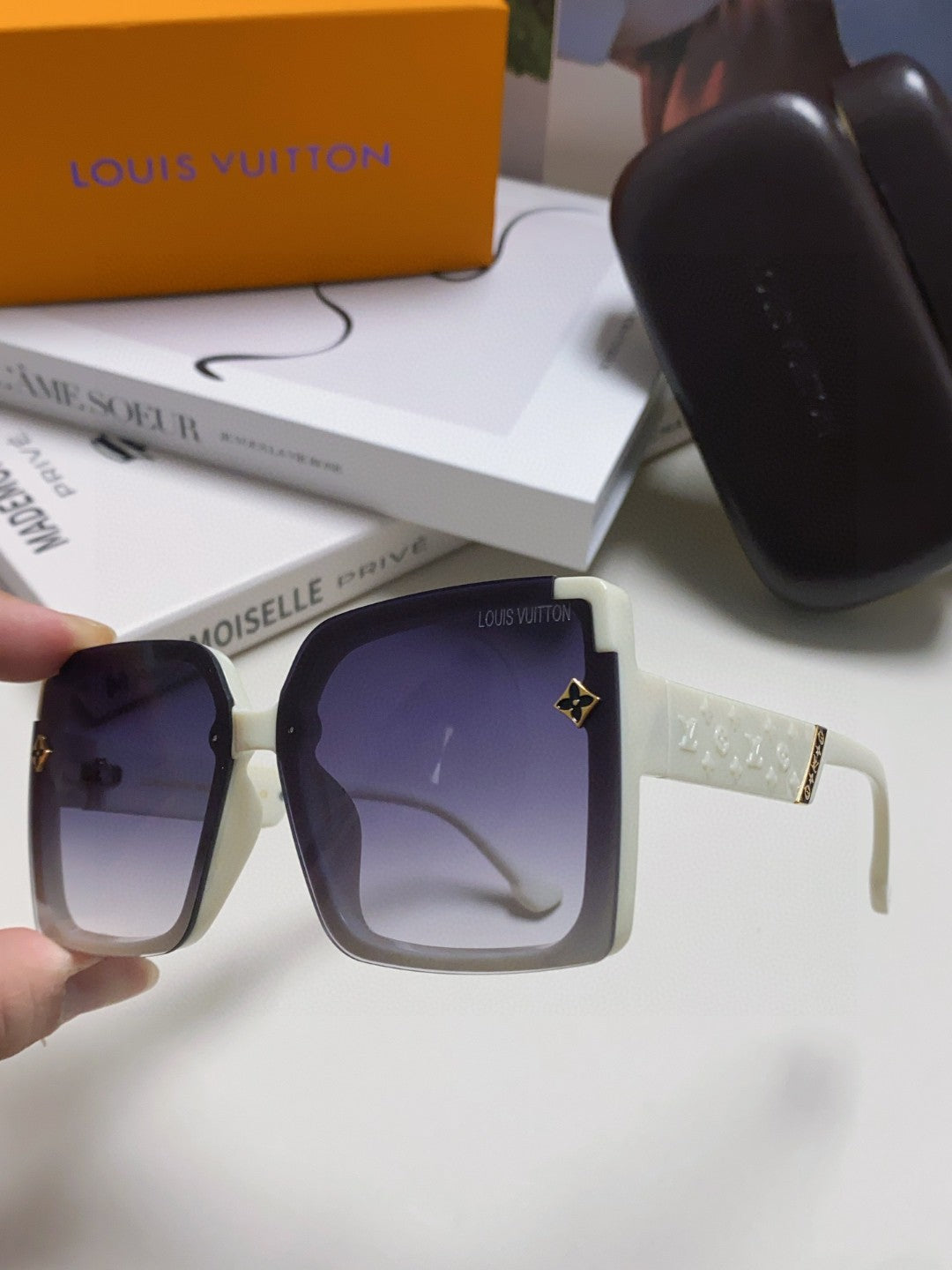 Louis Vuitton Oversized Blue Lens Sunglasses for Women - 414905 - detail image 5
