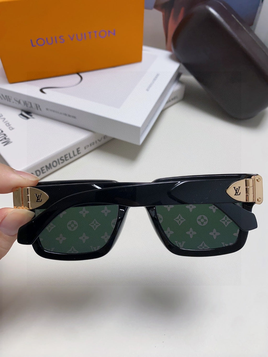 Louis Vuitton Fashion Orange Lens Sunglasses for Men & Women - 414908 - detail image 3