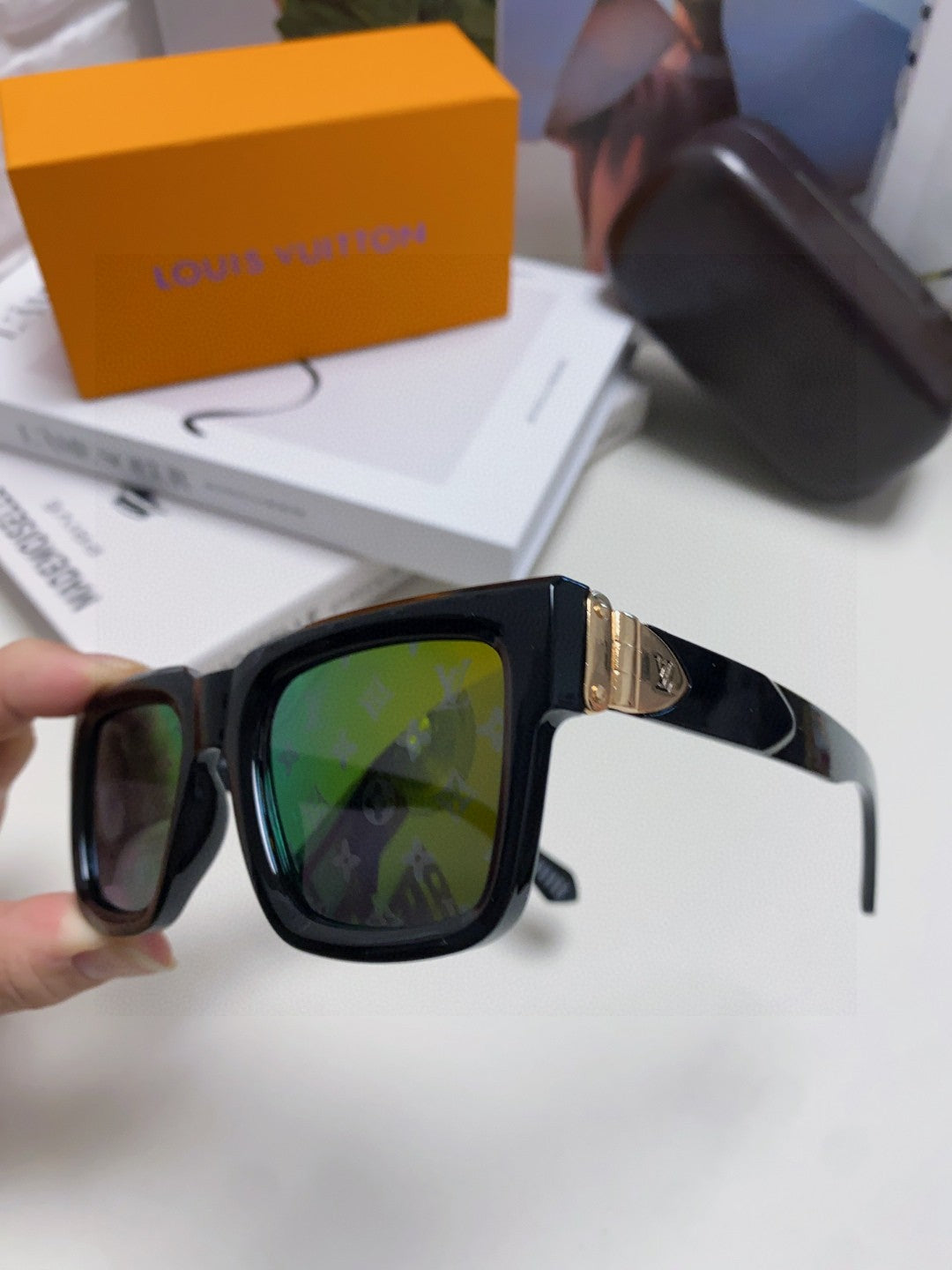 Louis Vuitton Fashion Orange Lens Sunglasses for Men & Women - 414908 - detail image 4