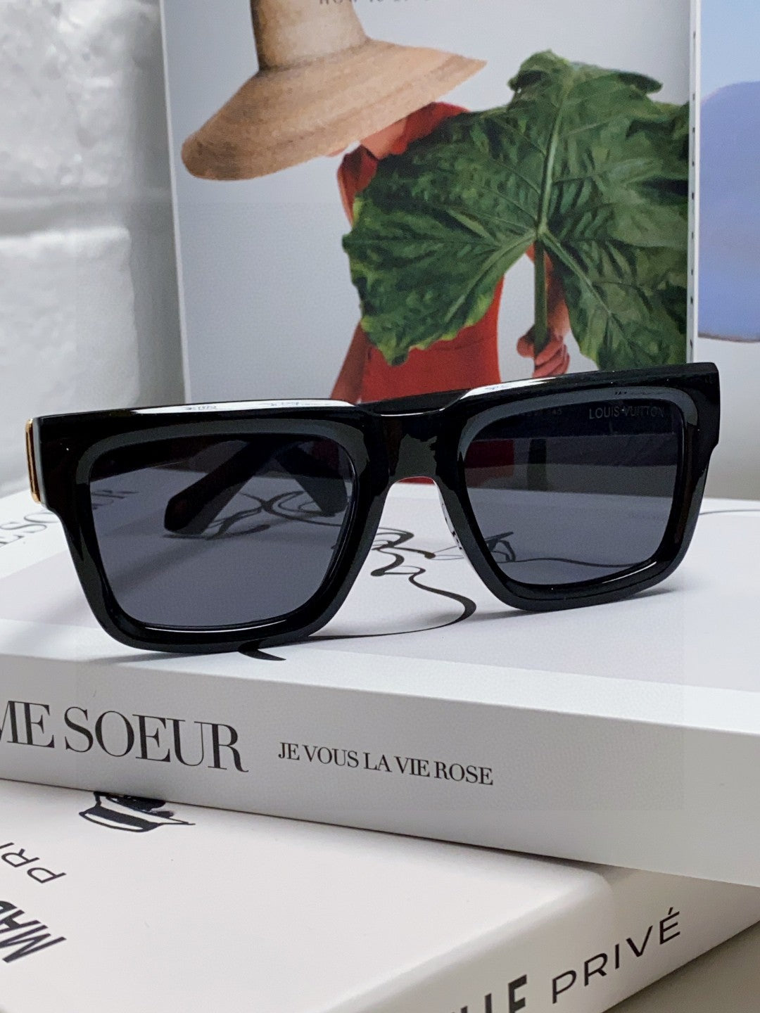 Louis Vuitton Fashion Black Lens Sunglasses for Men & Women - 414909