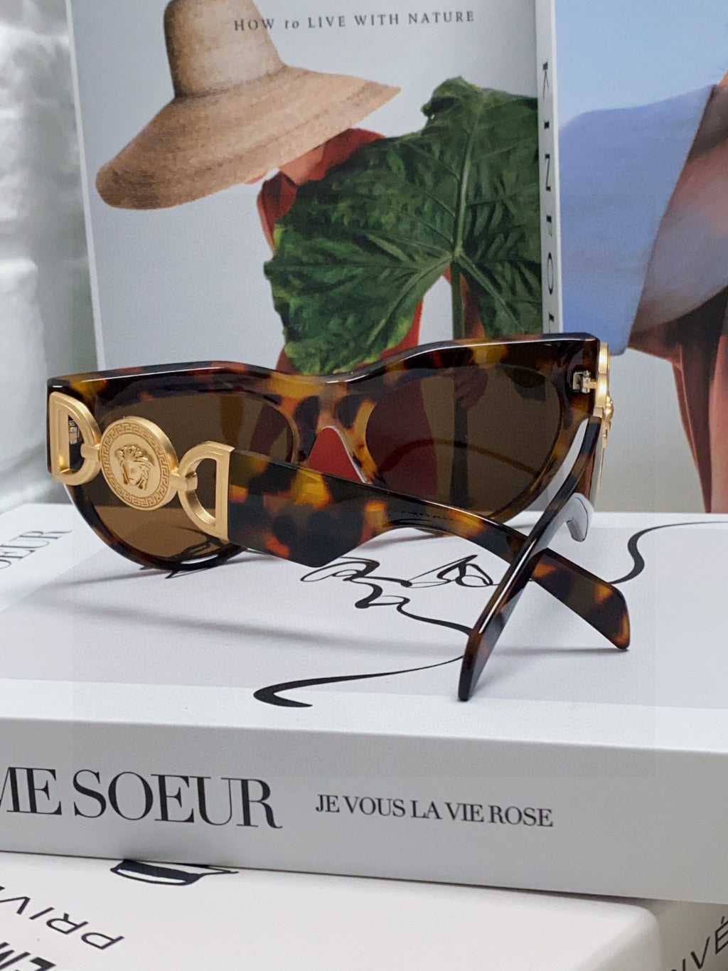 Versace Fashion Black Lens Sunglasses for Men & Women - detail image 4
