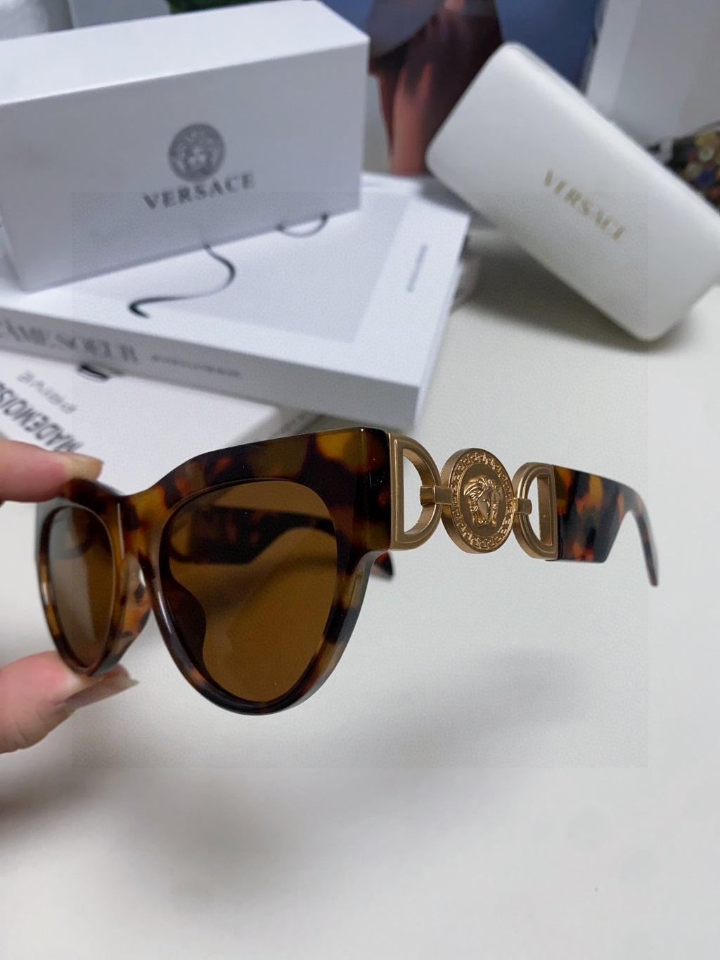 Versace Fashion Black Lens Sunglasses for Men & Women - detail image 7