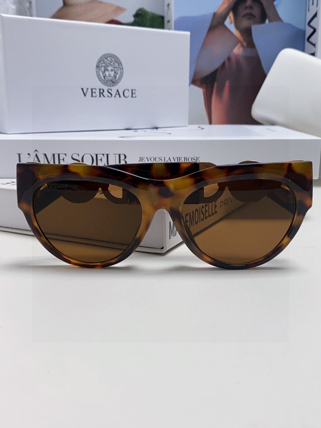 Versace Fashion Black Lens Sunglasses for Men & Women - detail image 8