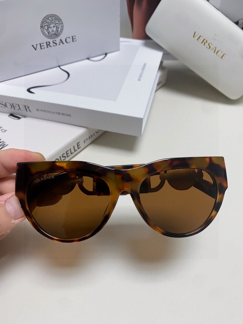 Versace Fashion Black Lens Sunglasses for Men & Women - detail image 5