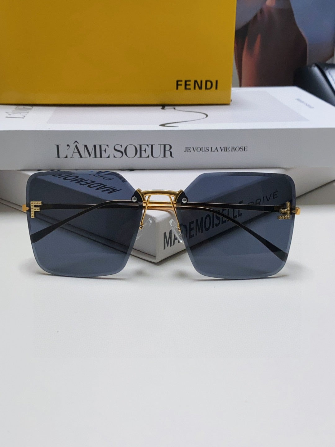 Fendi FE4082US Lightweight Metal Rimless Gray Lens Sunglasses for Men & Women - detail image 8