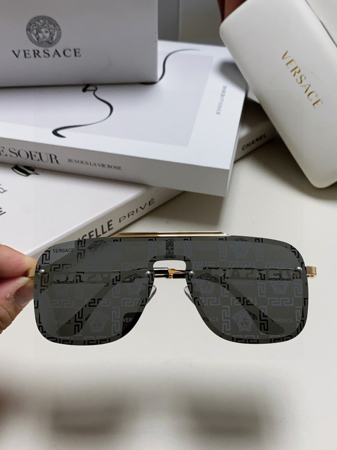 Versace Fashion Gray Lens Sunglasses for Men & Women - 399297 - detail image 3