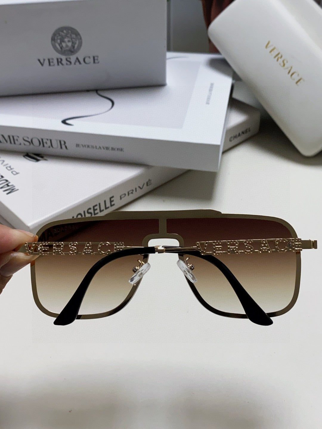 Versace Fashion Red Lens Sunglasses for Men & Women - 399298 - detail image 3