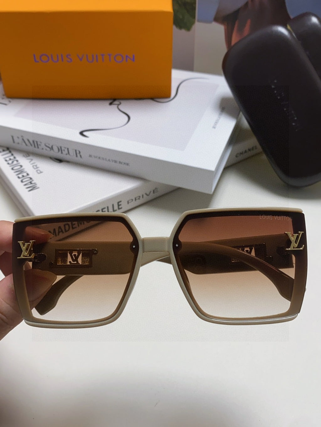 Louis Vuitton Polarized Oversized Gray Lens Sunglasses for Men & Wome - 371385 - detail image 3