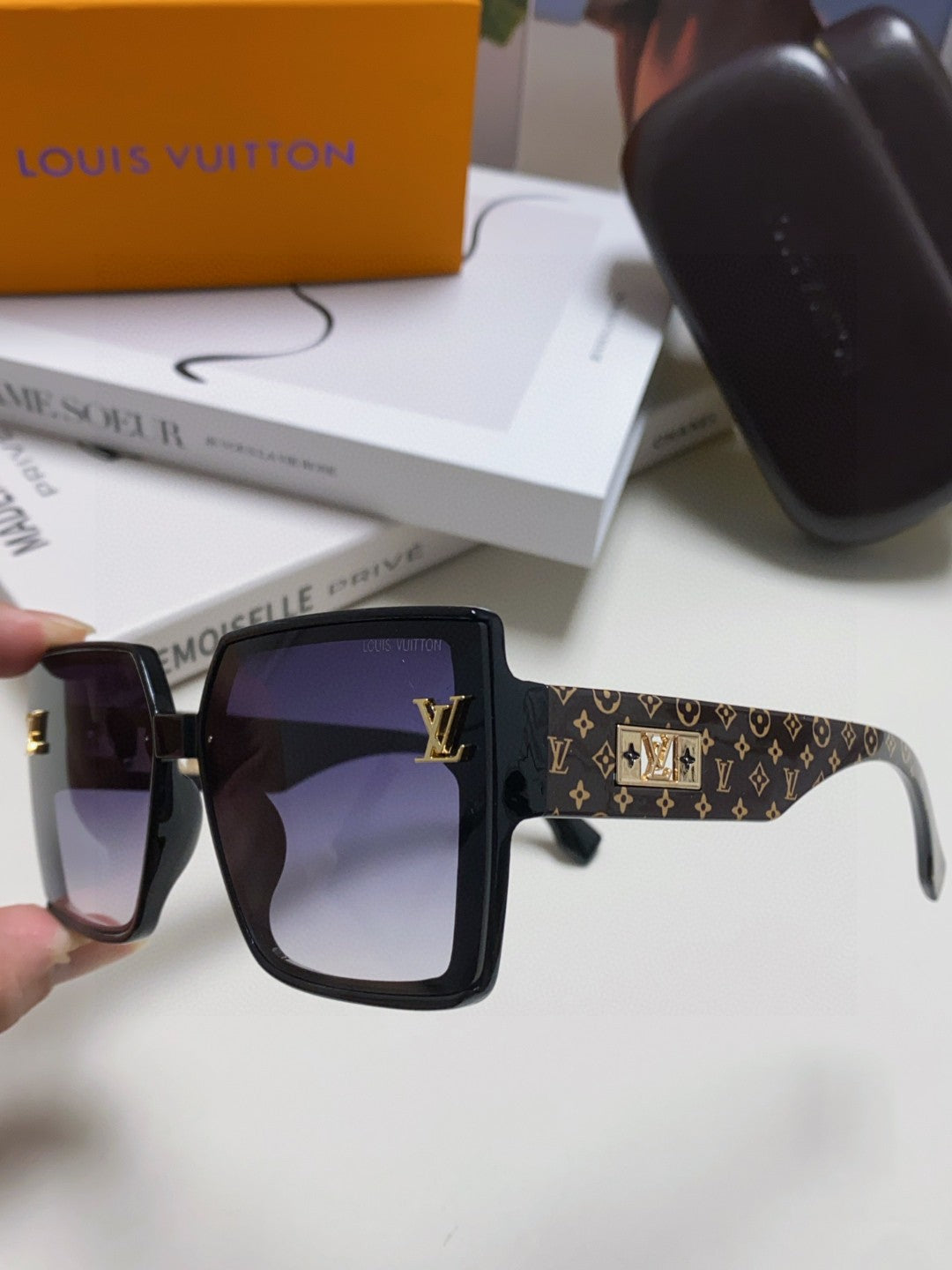 Louis Vuitton Polarized Oversized Gray Lens Sunglasses for Men & Women - detail image 5