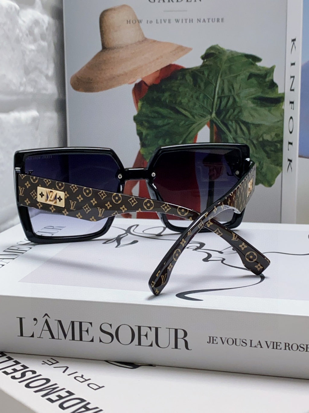 Louis Vuitton Polarized Oversized Gray Lens Sunglasses for Men & Women - detail image 2