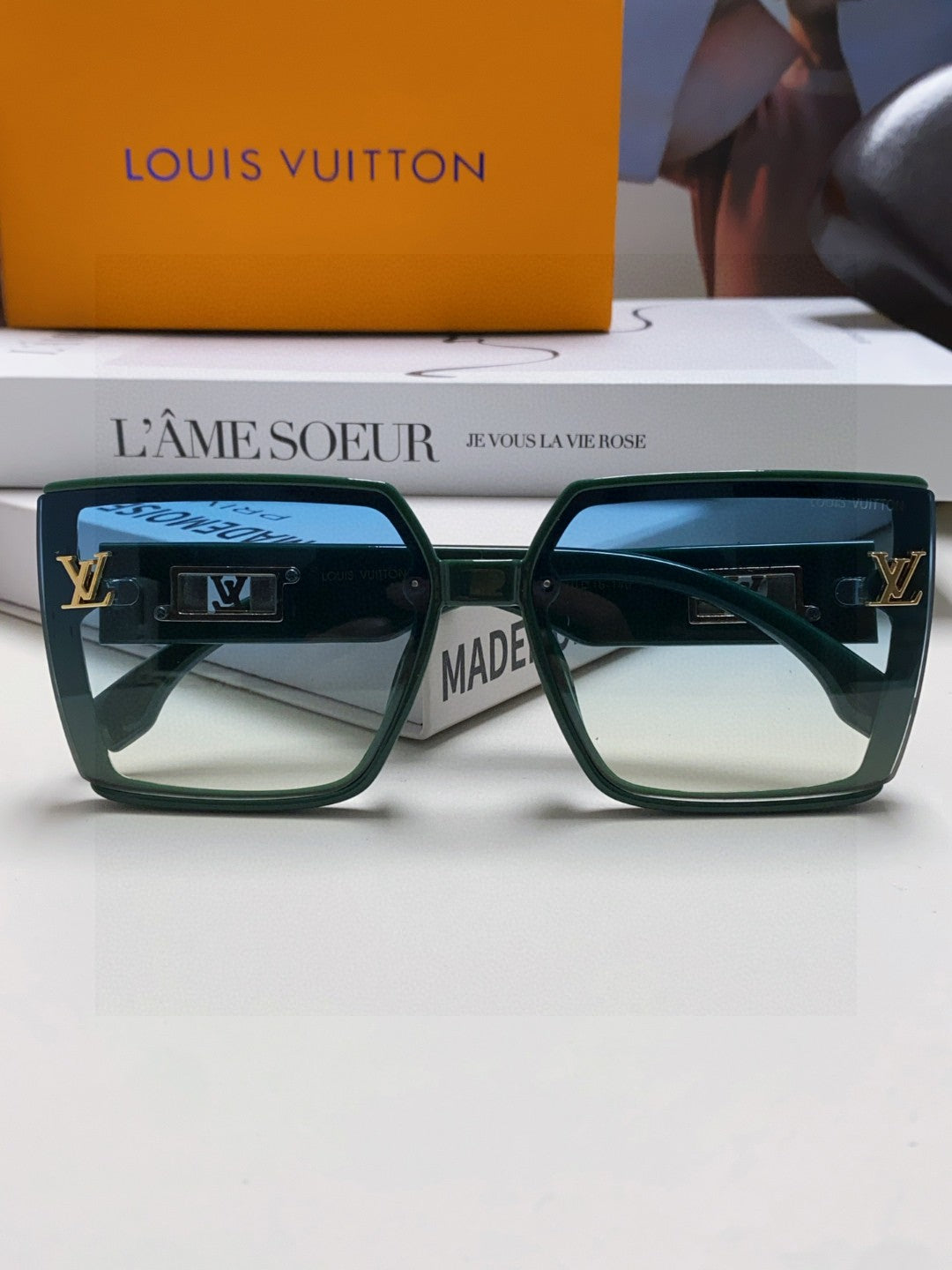 Louis Vuitton Polarized Oversized Black Lens Sunglasses for Men & Women - detail image 6
