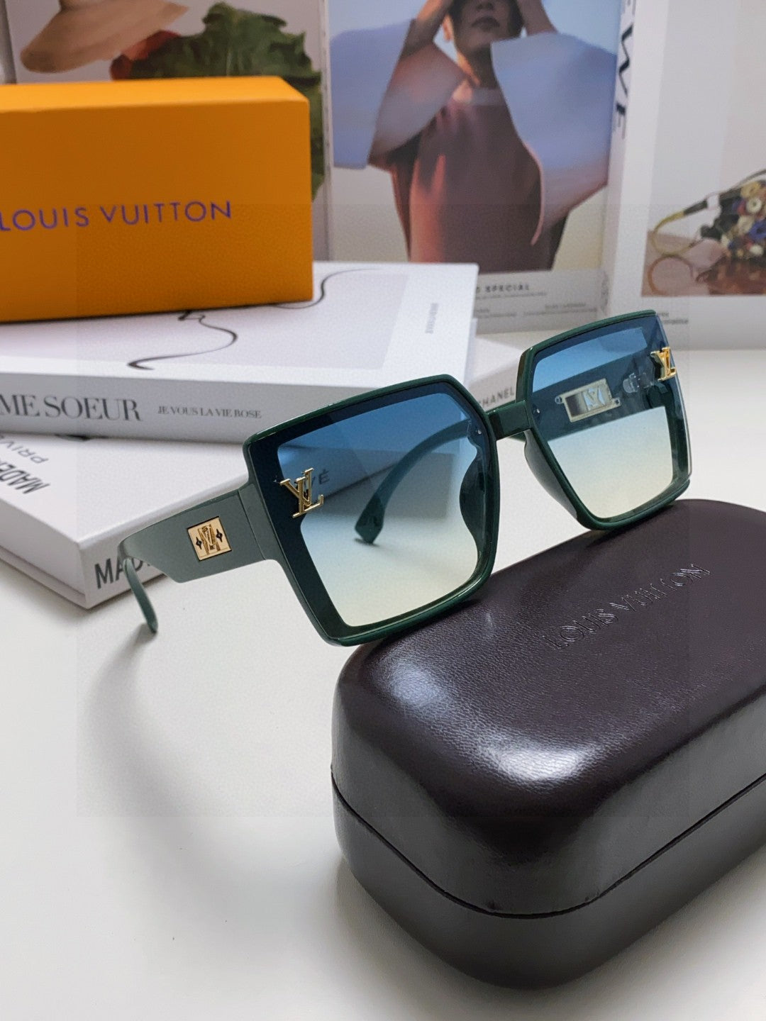 Louis Vuitton Polarized Oversized Black Lens Sunglasses for Men & Women - detail image 7