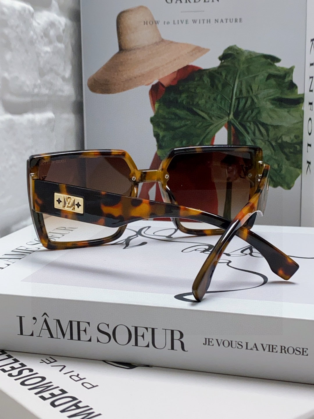 Louis Vuitton Polarized Oversized Brown Lens Sunglasses for Men & Women - detail image 2