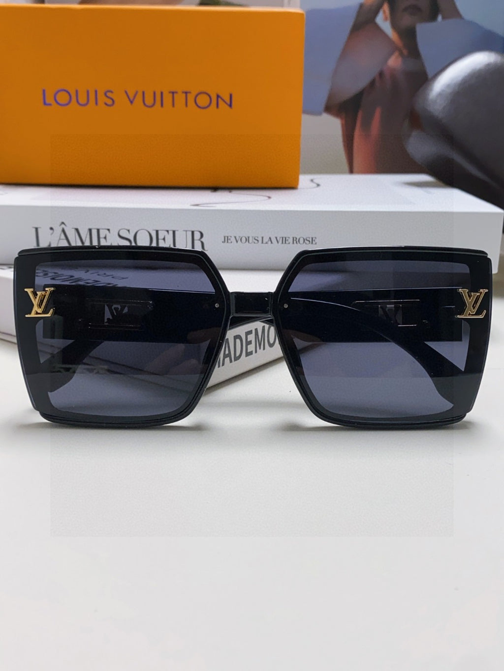 Louis Vuitton Polarized Oversized Blue Lens Sunglasses for Men & Women - detail image 6