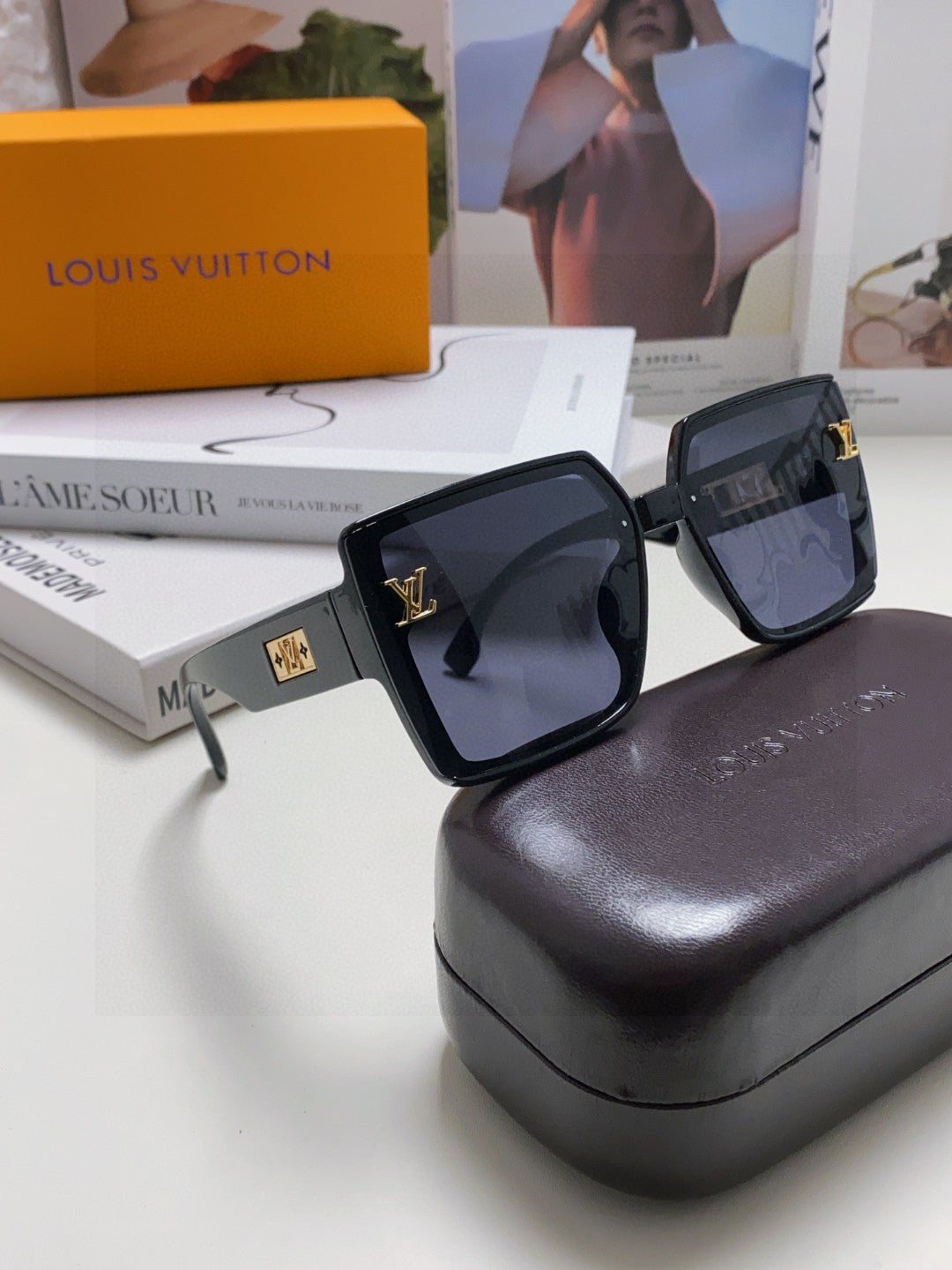 Louis Vuitton Polarized Oversized Blue Lens Sunglasses for Men & Women - detail image 7
