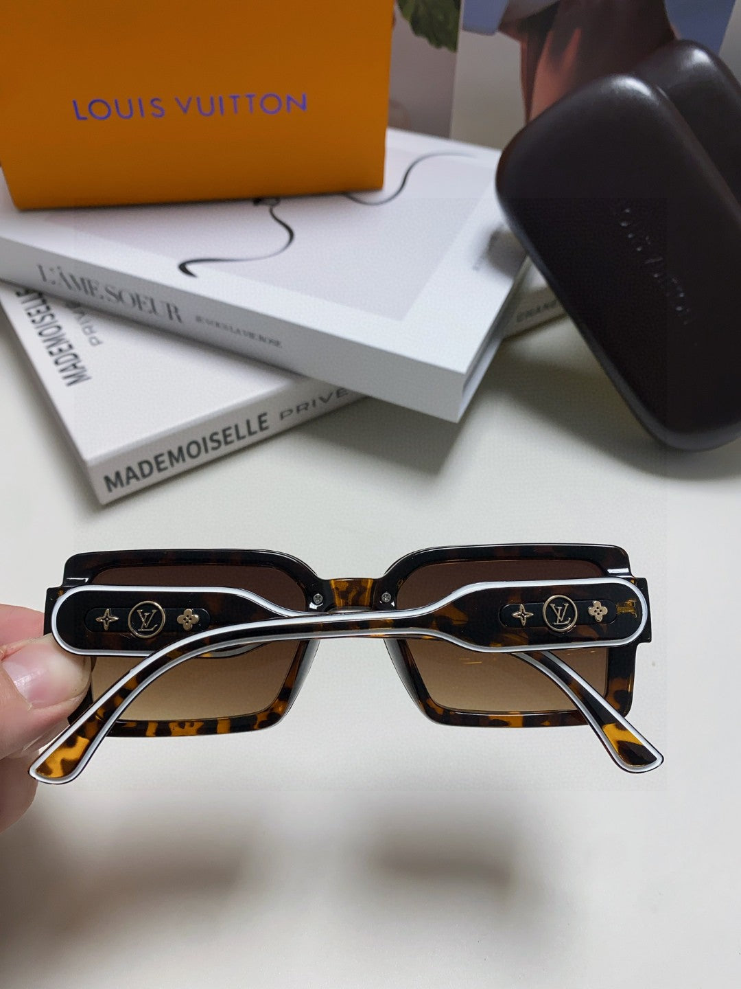 Louis Vuitton Polarized Square Gray Lens Sunglasses for Women - detail image 4
