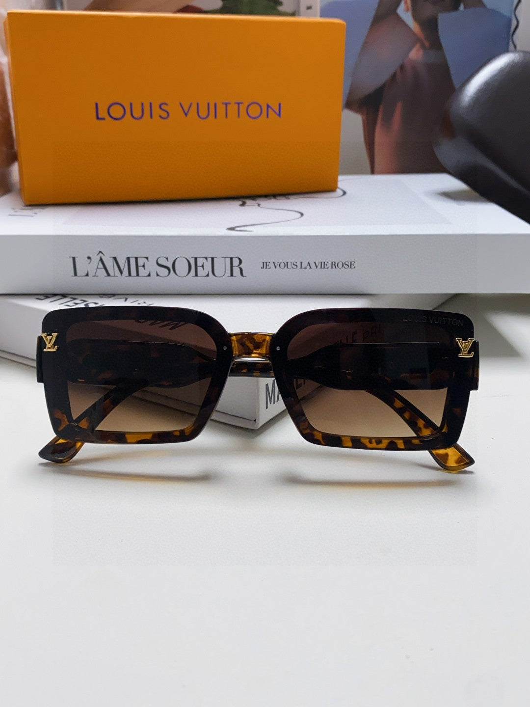 Louis Vuitton Polarized Square Gray Lens Sunglasses for Women - detail image 6