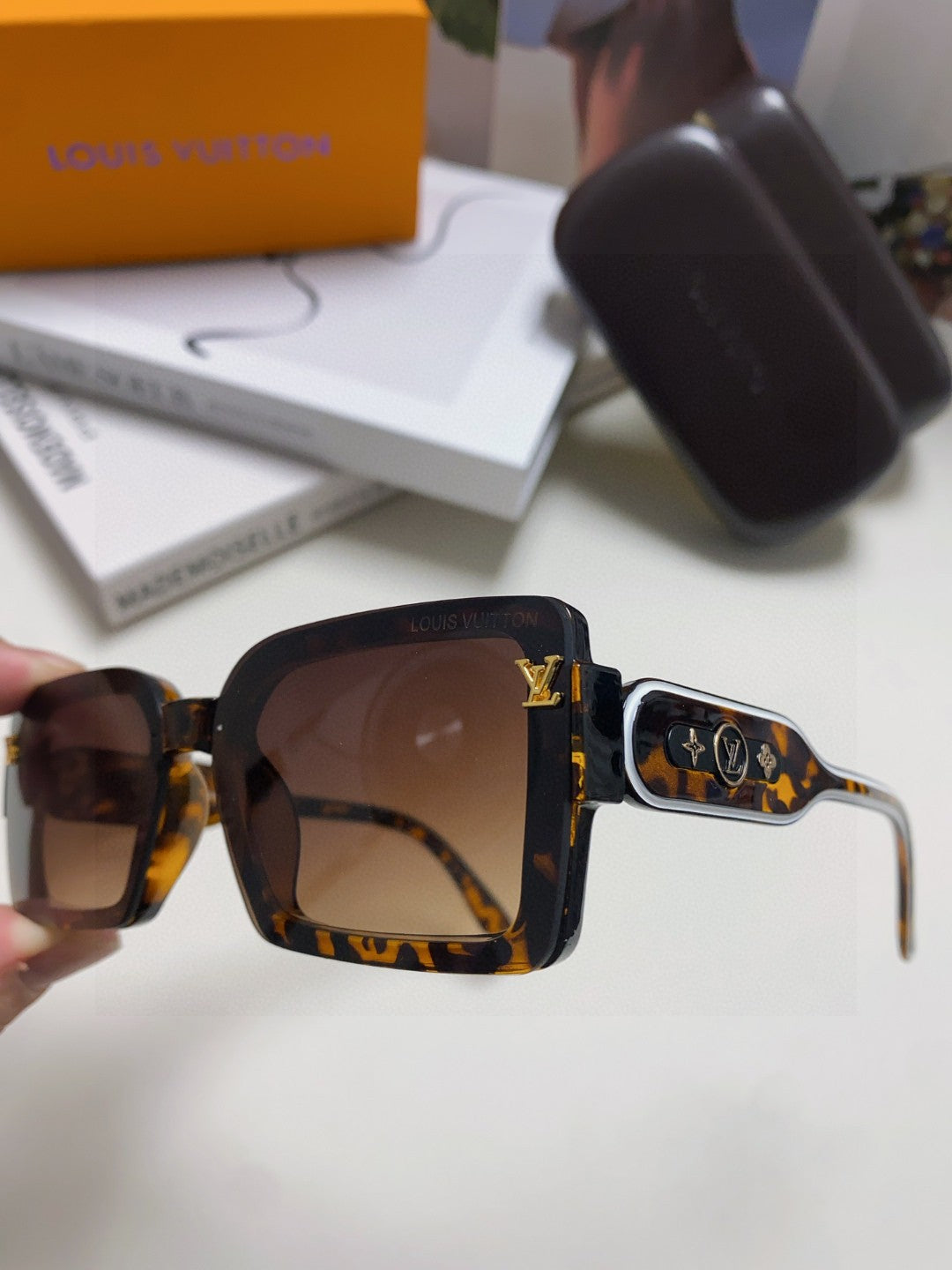 Louis Vuitton Polarized Square Gray Lens Sunglasses for Women - detail image 5