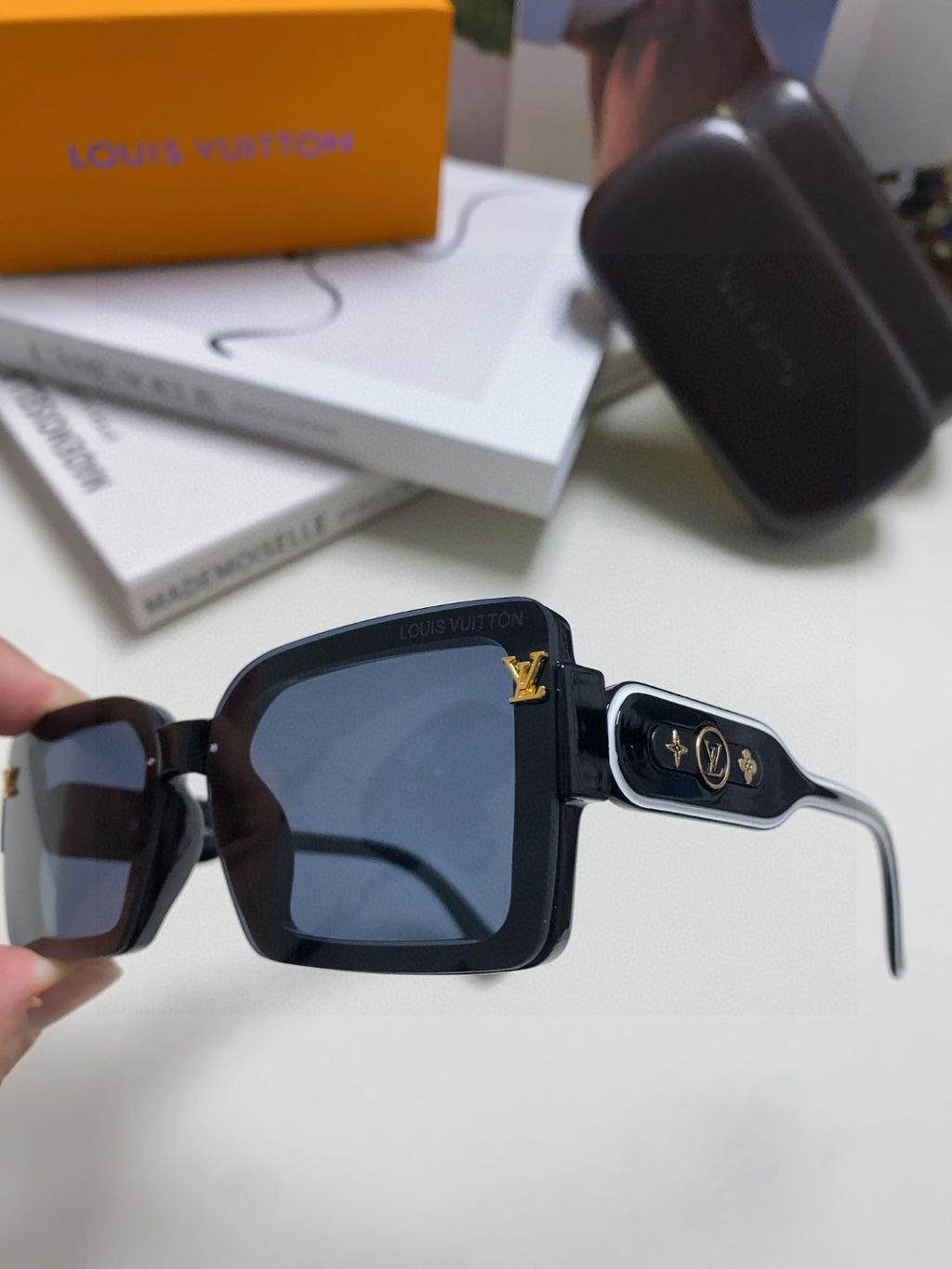 Louis Vuitton Polarized Square Gold Lens Sunglasses for Women - detail image 4