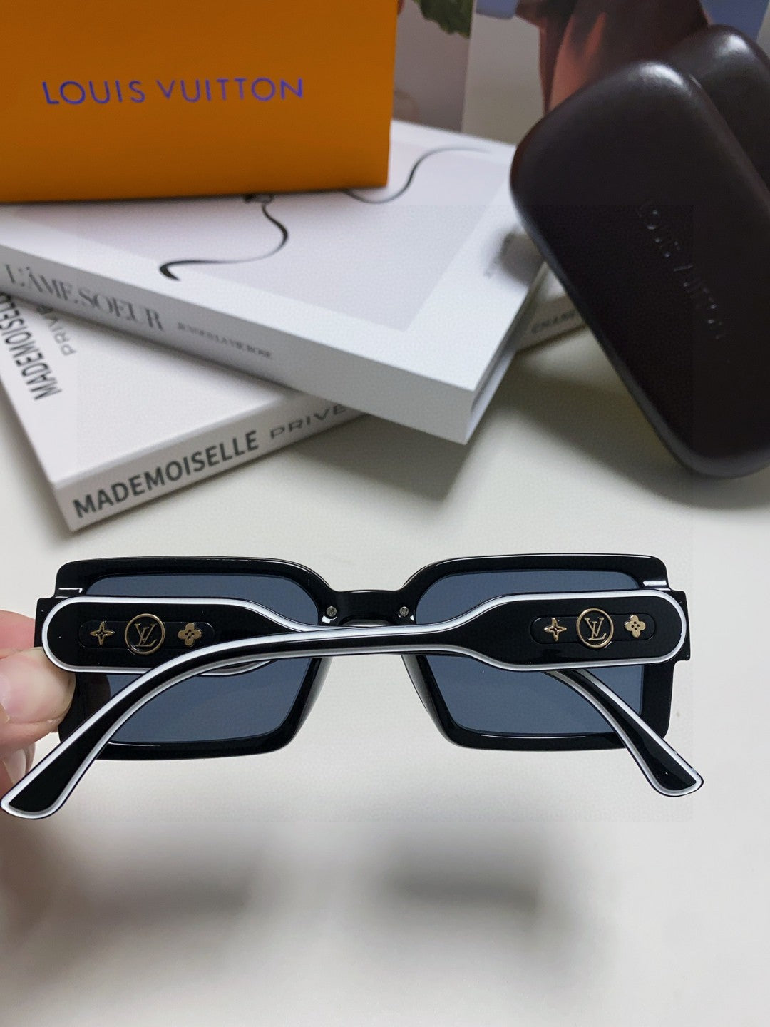 Louis Vuitton Polarized Square Gold Lens Sunglasses for Women - detail image 3